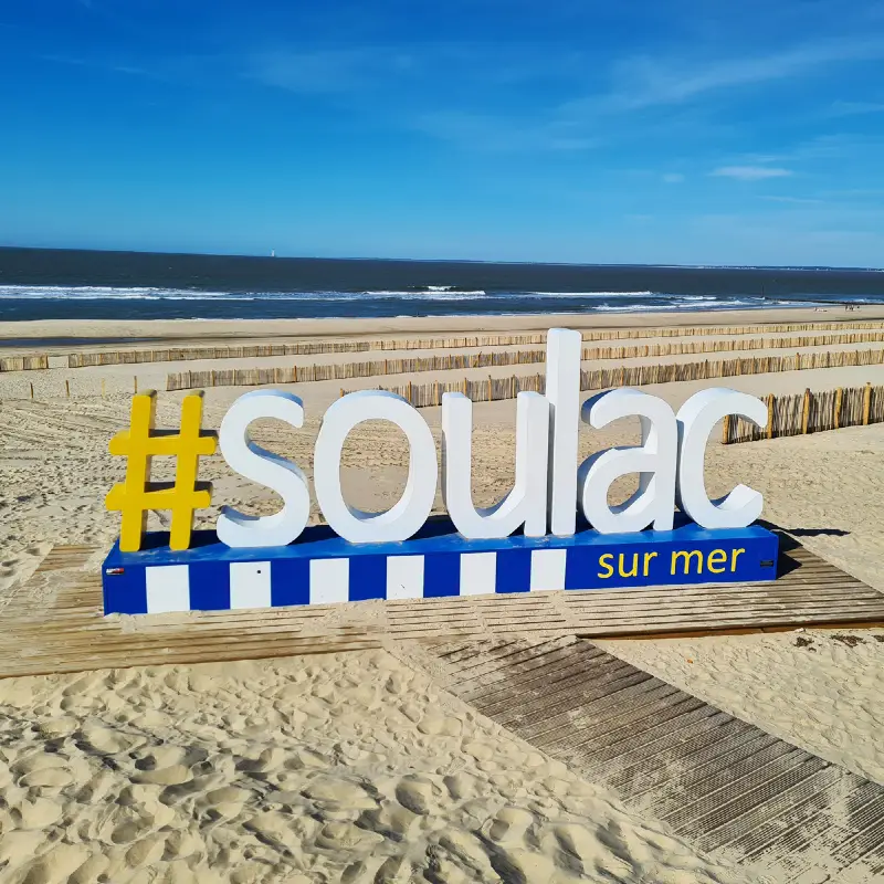 soulac-sur-mer-ecriture-front-de-mer